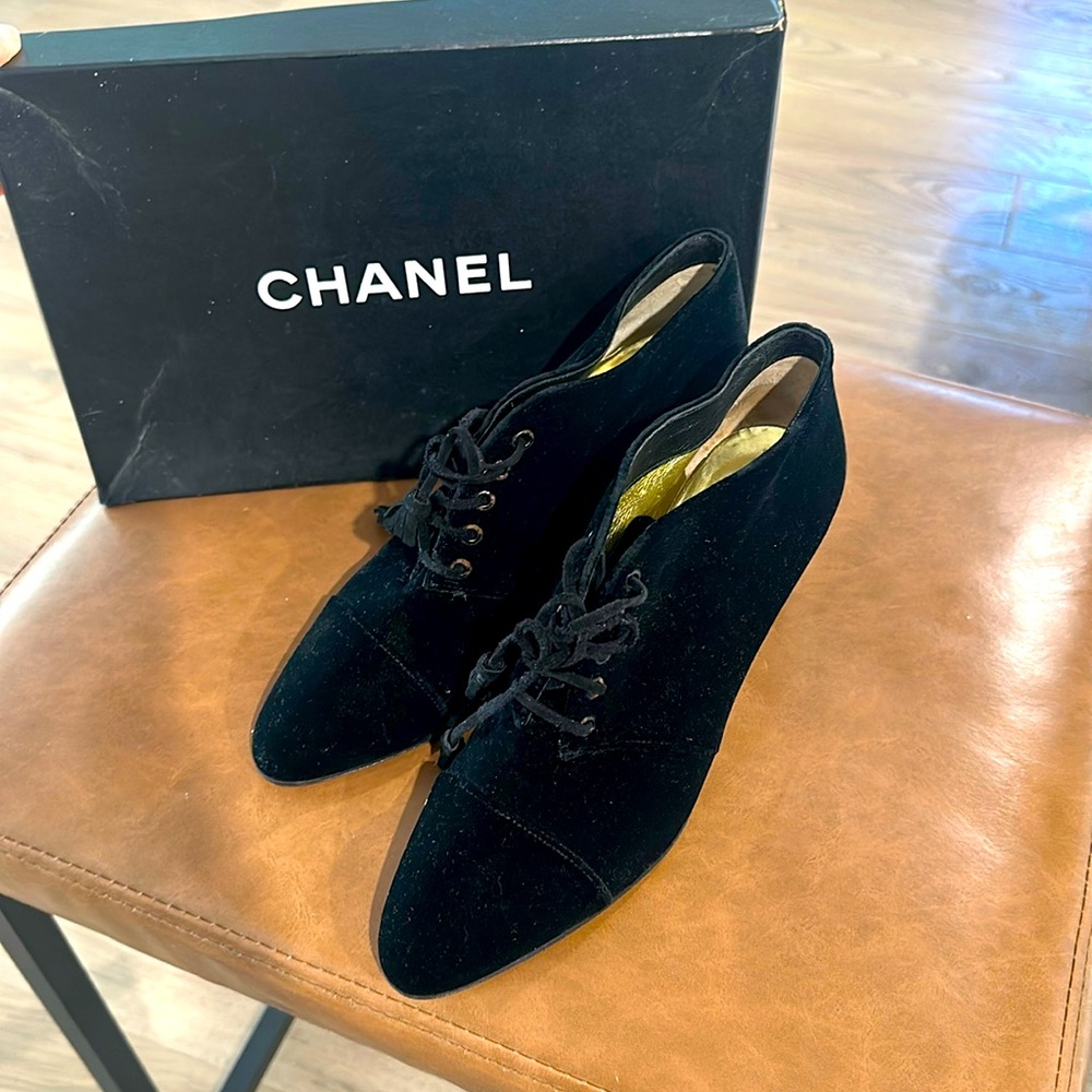 Vintage Chanel velvet booties 38 with box